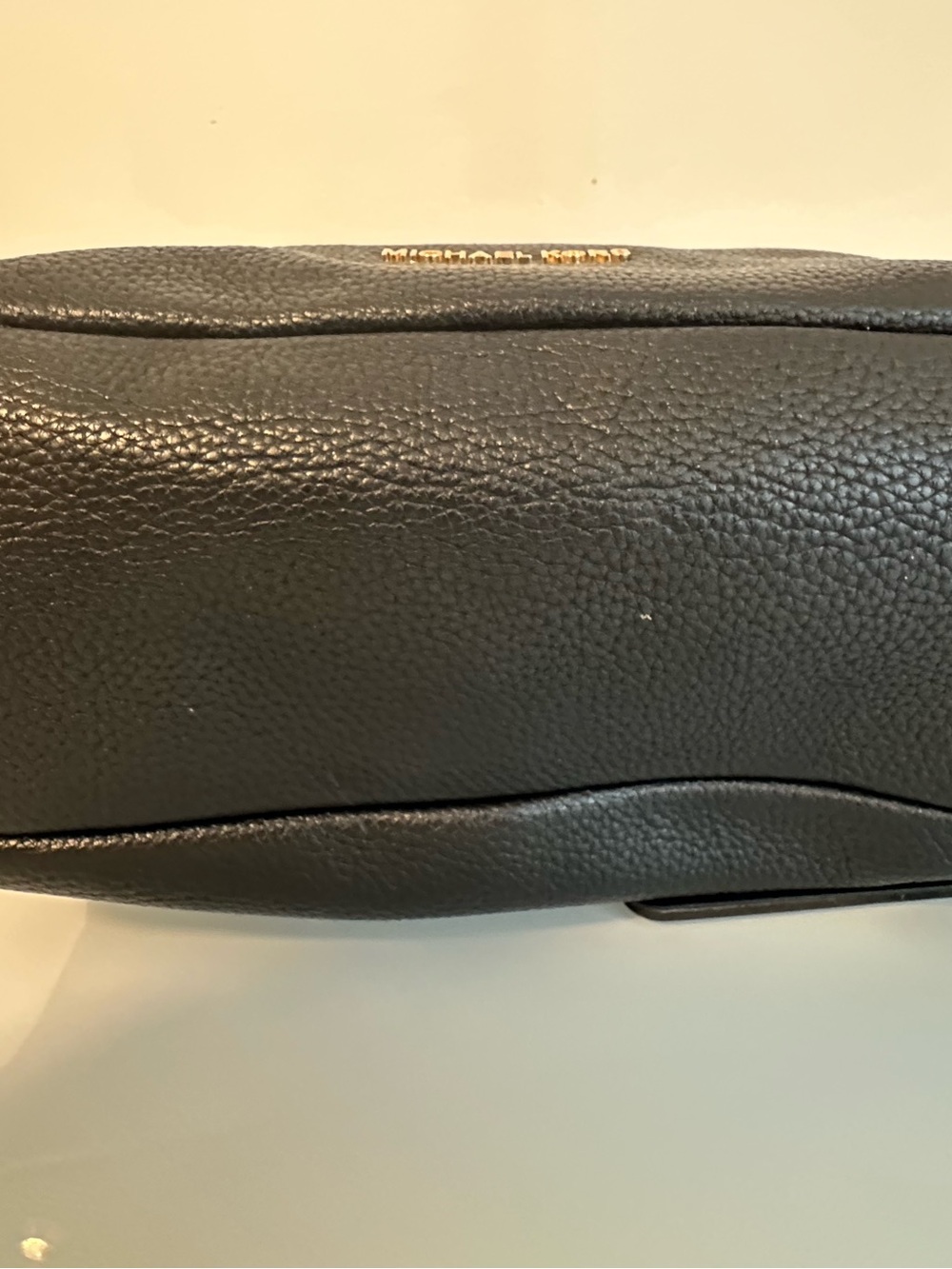 Michael Kors Genuine Leather Large Hobo Shoulder Bag Black Gold Tone EUC - Picture 10 of 16